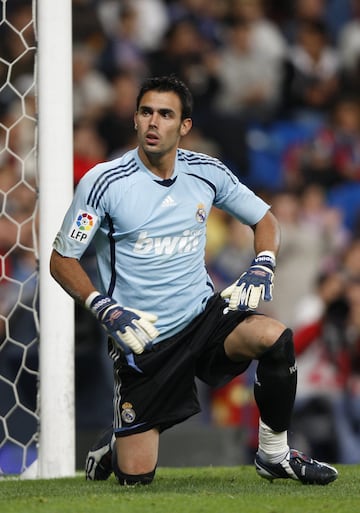Vistió la camiseta del Real Madrid desde 2007 hasta 2009.