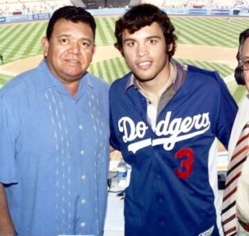 JC Chávez Jr junto a Fernando “El Toro” Valenzuela, exjugador mexicano de los Dodgers
