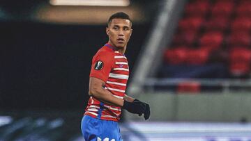 Darwin Machís durante un partido con el Granada