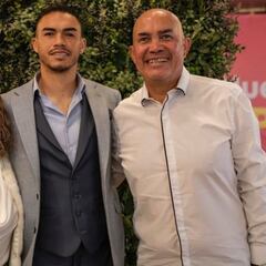 “Mi hijo ha sido un líder desde que nació, se ganó la capitanía de Chile a puro trabajo... Alexis le da consejos en Sevilla”