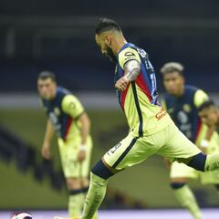 El Clásico Joven vivió una noche con polémicos penales