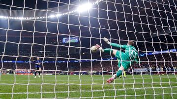13/03/24 PARTIDO OCTAVOS VUELTA CHAMPIONS LEAGUE
ATLETICO DE MADRID - INTER DE MILAN
TANDA DE PENALTIS
TERCER PENALTI ALEXIS SANCHEZ PARADA OBLAK 1-1