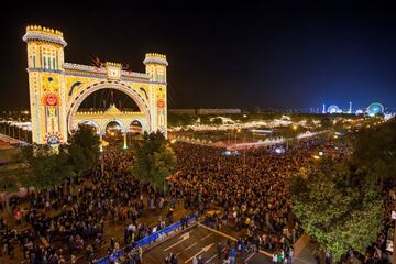 Los jugadores del Betis estrenan la Feria de Abril