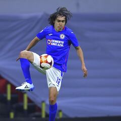 Shaggy Martínez va a la Basílica de Guadalupe a dar gracias por el título