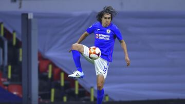 Shaggy Mart&iacute;nez durante un partido del Cruz Azul