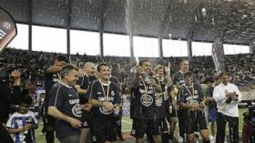 <b>EL FAVORITO. </b>La plantilla del Depor celebra su último título.