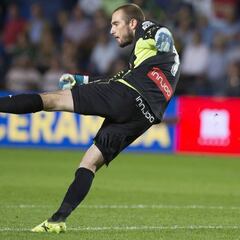 El notorio retorno de Pau lo iguala con Diego López