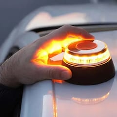 Es oficial: la baliza V16 dispara un 561% la demanda en el último mes de la entrada en vigor de la normativa