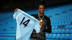 Los primeros caprichos del City como club rico