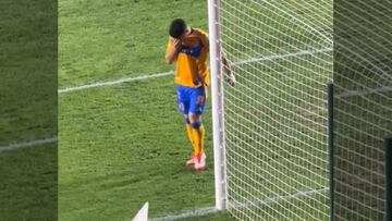 Abandona el campo entre lágrimas: el calvario de Ibáñez tras su expulsión frente a Cruz Azul