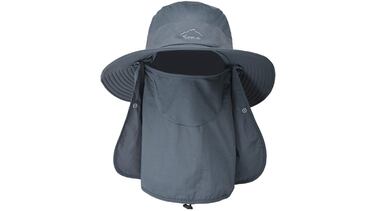 Este sombrero de pescador te protege del sol al hacer senderismo