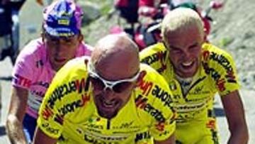 <b>EL PIRATA SIN GARFIO</b>. Pantani ya no es ni su sombra. No es, ni lo será. Parece que el sol se pone en el horizonte del 'Pirata'. Un Pantani que hoy se ha bajado de su barco velero, con las velas plegadas y la cabeza gacha. Un pirata con la pata de palo, el parche en el ojo y cara de malo.