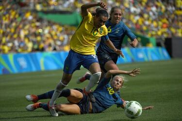 Marta in tears as Sweden knock out Brazil on penalties