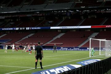 1-0. Álvaro Morata celebró el primer gol que marcó de penalti.