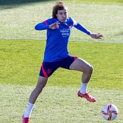 Javi Serrano, fijo para Simeone, no estará en la Youth League