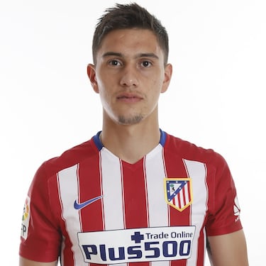 Fichado en 2014, no llegó a vestir la camiseta rojiblanca y comenzó a enlazar cesiones para intentar demostrar su valía. Primero en el Getafe, luego en el Sporting de Braga y finalmente en el Rayo. En la actualidad se encuentra jugando en su país defendiendo los colores del Club Nacional de Football de la Primera División de Uruguay.