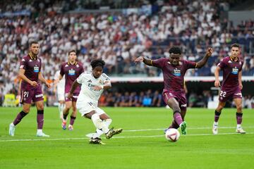 ¡Endrick marca su primer gol!