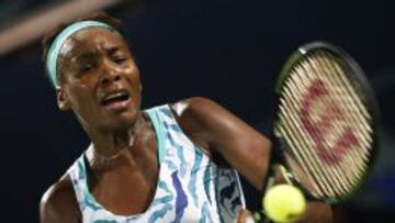 Venus vence a la joven Bencic y Hantuchova, al cansancio