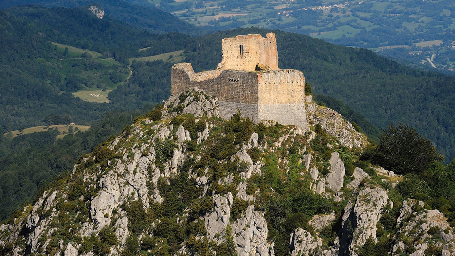 El Misterio de Montsegur: El Castillo Más Embrujado de Europa, a un Viaje de Cataluña