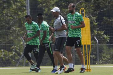 El equipo dirigido por Paulo Autuori realizó una jornada de entrenamiento pensando en el enfrentamiento ante el equipo paraguayo por la Copa Libertadores, donde va perdiendo 1-0.