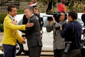 Juan Manuel Santos recibó la visita de los medallistas olímpicos colombianos en Río 2016 y les entregó los incentivos, además un carro a cada uno. 