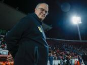 Bielsa reaparece en Uruguay tras enfrentar a la Roja y deja una imagen para aplaudir