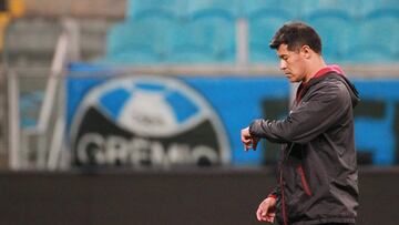 Soccer Football - Copa Libertadores Final - Lanus training - Arena do Gremio, Porto Alegre, Brazil - November 21, 2017. Lanus head coach Jorge Almiron attends a training session. REUTERS/Diego Vara