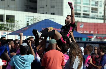 En la ciudad brasileña de São Paulo se ha celebrado la Champions LiGay, una competición donde todos sus integrantes son homosexuales y que tiene como objetivo final acabar con la discriminación en el fútbol.