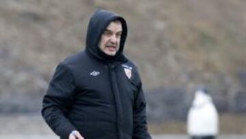 Al técnico del Athletic parece que no se le terminan los problemas.