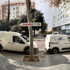 Colocan un cartel de tráfico en la puerta de las oficinas del Valencia: Singapur 11.116