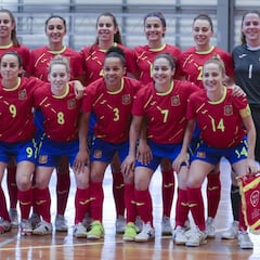 España sorprende a Portugal y gana con una gran María Sanz