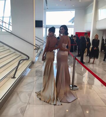 Emily Ratajkowsky junto a Bella Hadid en el Festival de Cannes 2017