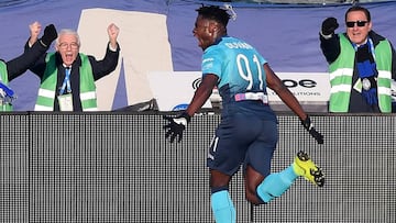 Atalanta ajustará salario de Duván Zapata