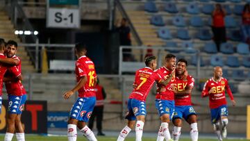 Audax Italiano vs Union Española, Fecha 8, Campeonato Nacional 2022.
El jugador de Union Española Bastian Yáñez celebra con sus compañeros despues de convertir un gol contra Audax Italiano, durante el partido de primera division realizado en el Estadio El Teniente de Rancagua, Chile.
3/4/2022
Jorge Loyola/Photosport
Audax Italiano vs Union Española, eighth date, 2022 National Championship.
Union Española’s player Bastian Yáñez celebrates with teammates after scoring against Audax Italiano during during the first division match held at the El Teniente stadium
Rancagua, Chile.
3/4/2022
Jorge Loyola/Photosport