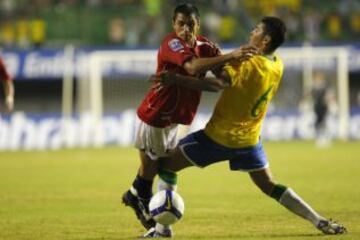 8 de septiembre de 2009: En la segunda rueda de las clasificatorias al Mundial de Sudáfrica 2010, Brasil derrotó a Chile por 4 a 2, y de esa manera, aseguró su cupo para la cita mundialista que se disputó en África. Para Brasil, marcaron Julio Baptista (40') y Nilmar en tres ocasiones (31', 74' y 76'). Para Chile, descontó Humberto Suazo en dos oportunidades (45+1' y 52')