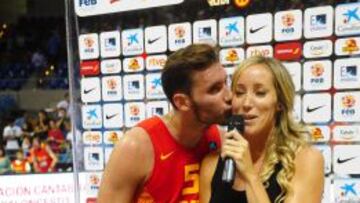 Rudy Fernández junto a su hermana Marta Fernández.