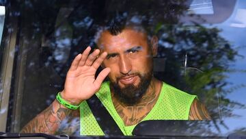 Barcelona&#039;s Chilean midfielder Arturo Vidal arrives at the Joan Gamper Ciutat Esportiva in Sant Joan Despi near Barcelona for a training session on September 7, 2020. - Lionel Messi returned to Barcelona training for the first time yesterday since hi