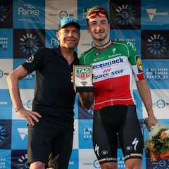 Elia Viviani logró al sprint su segundo triunfo del año