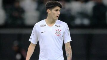Araos no sigue en Corinthians y el club pone plazo a su salida