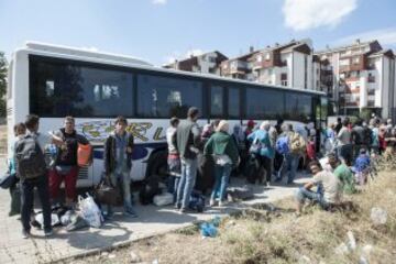 Miles de refugiados han cruzado la frontera entre Macedonia y Serbia con destino a Europa occidental. Macedonia ha sido uno de los países que se han visto desbordados por la afluencia de refugiados procedentes de Siria, Irak o Afganistán.