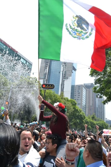 Las imágenes del Ángel de la Independencia en el festejo por el pase a octavos