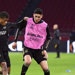 Edson Álvarez dio una cátedra en el mediocampo frente al Waalwijk