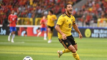 Belgium's forward Eden Hazard controls the ball during the international friendly football match between Belgium and Costa Rica at the King Baudouin Stadium in Brussels on June 11, 2018. / AFP PHOTO / EMMANUEL DUNAND