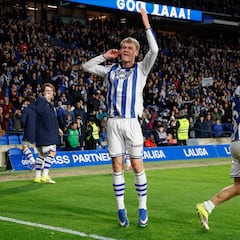 Óskarsson afina el olfato al son de la grada