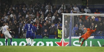 0-2. Karim Benzema marca el segundo gol.