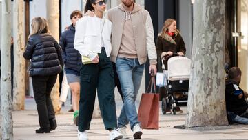 Jan Oblak y Olga Danilovic pasean por las calles de la capital en una jornada de compras, a 28 de febrero de 2024, en Madrid (España)
28 FEBRERO 2024
Óscar Ortiz / Europa Press
28/02/2024