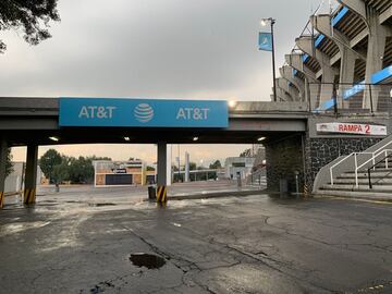 En las entradas y puentes que dan acceso al estadio, no hay vendederores