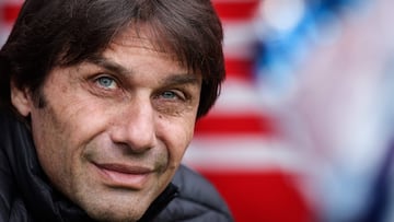 Antonio Conte, entrenador del Tottenham, durante un partido.