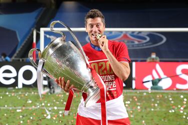 FC Barcelona striker Robert Lewandowski tells Bild “I wanted to go to Manchester United”