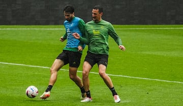 Bustillo completó durante esta temporada varios entrenamientos a las órdenes de José Alberto.